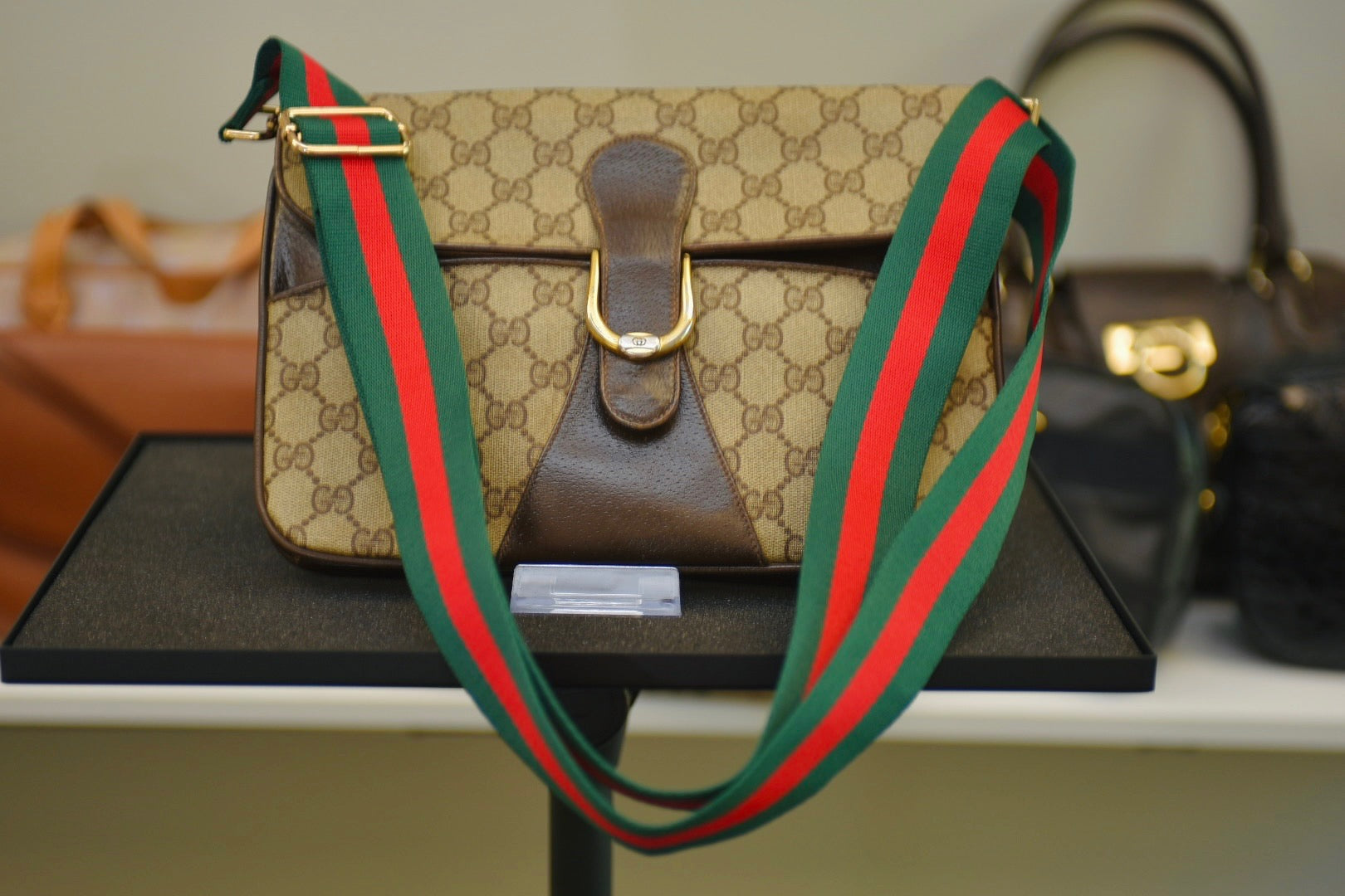 GUCCI GG Supreme Shoulder Bag PVC Leather Beige