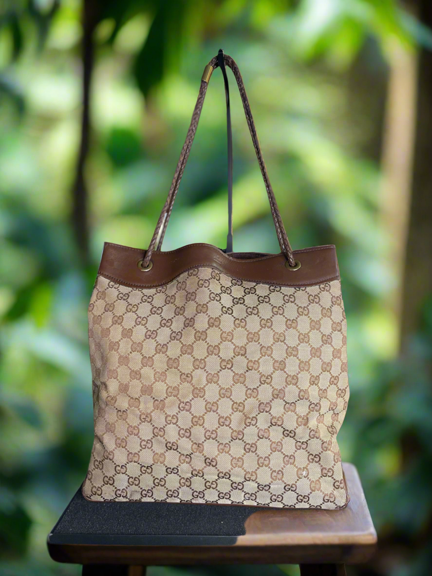 Gucci
GG Canvas Eclipse