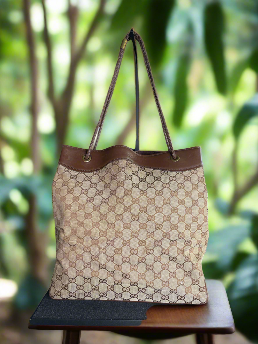 Gucci
GG Canvas Eclipse