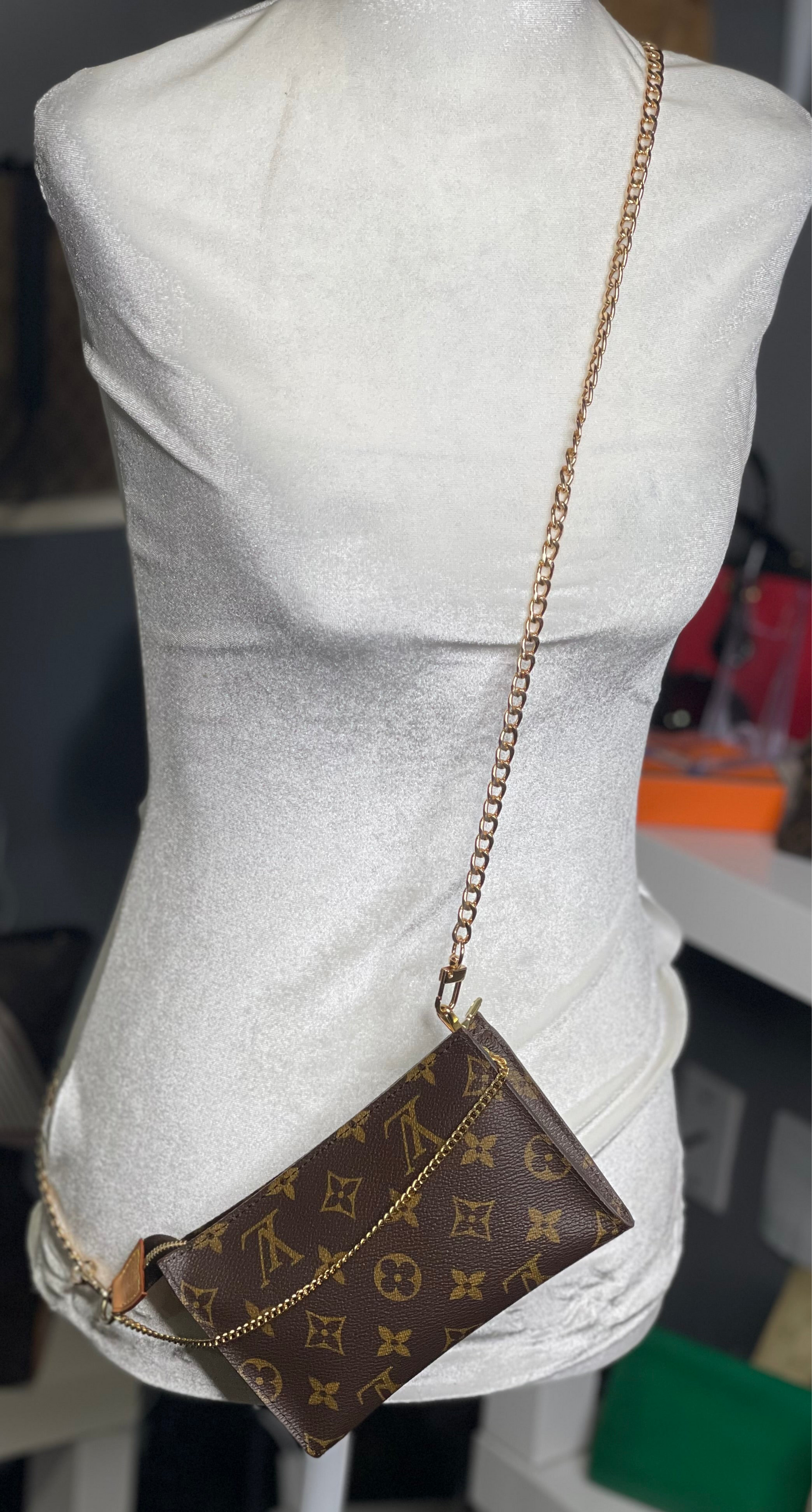Louis Vuitton Pochette Accessory Pouch Brown Leather/ Crossbody
