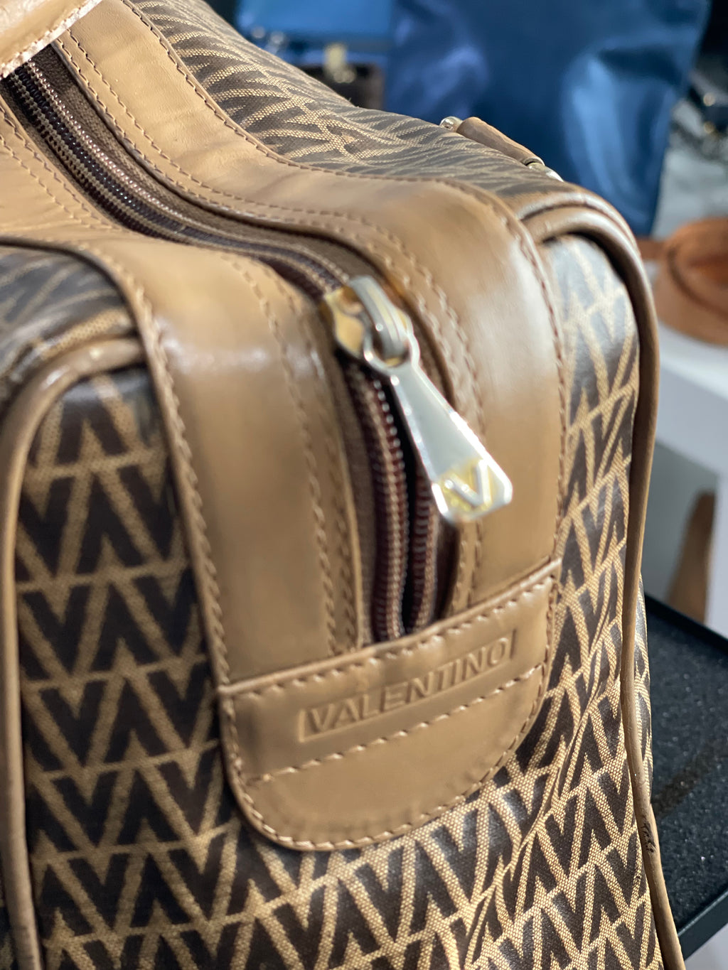 MARIO VALENTINO Boston Bag