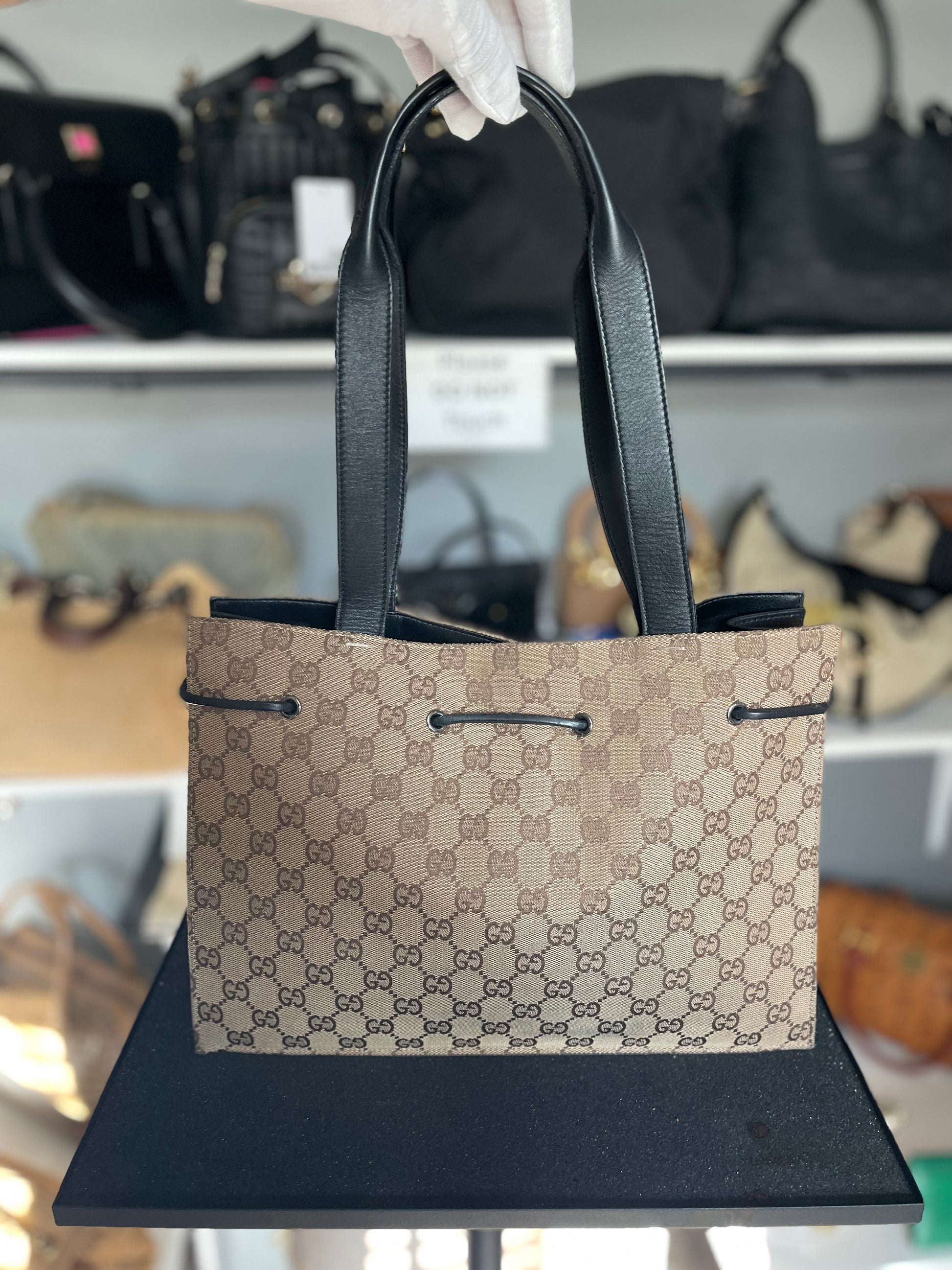 Gucci
GG Canvas Shoulder Bag