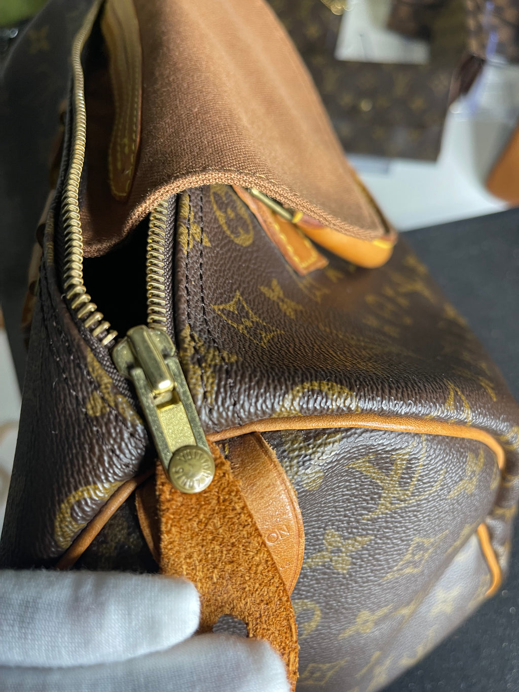 Louis Vuitton Speedy 30 LV Monogram Satchel Bag