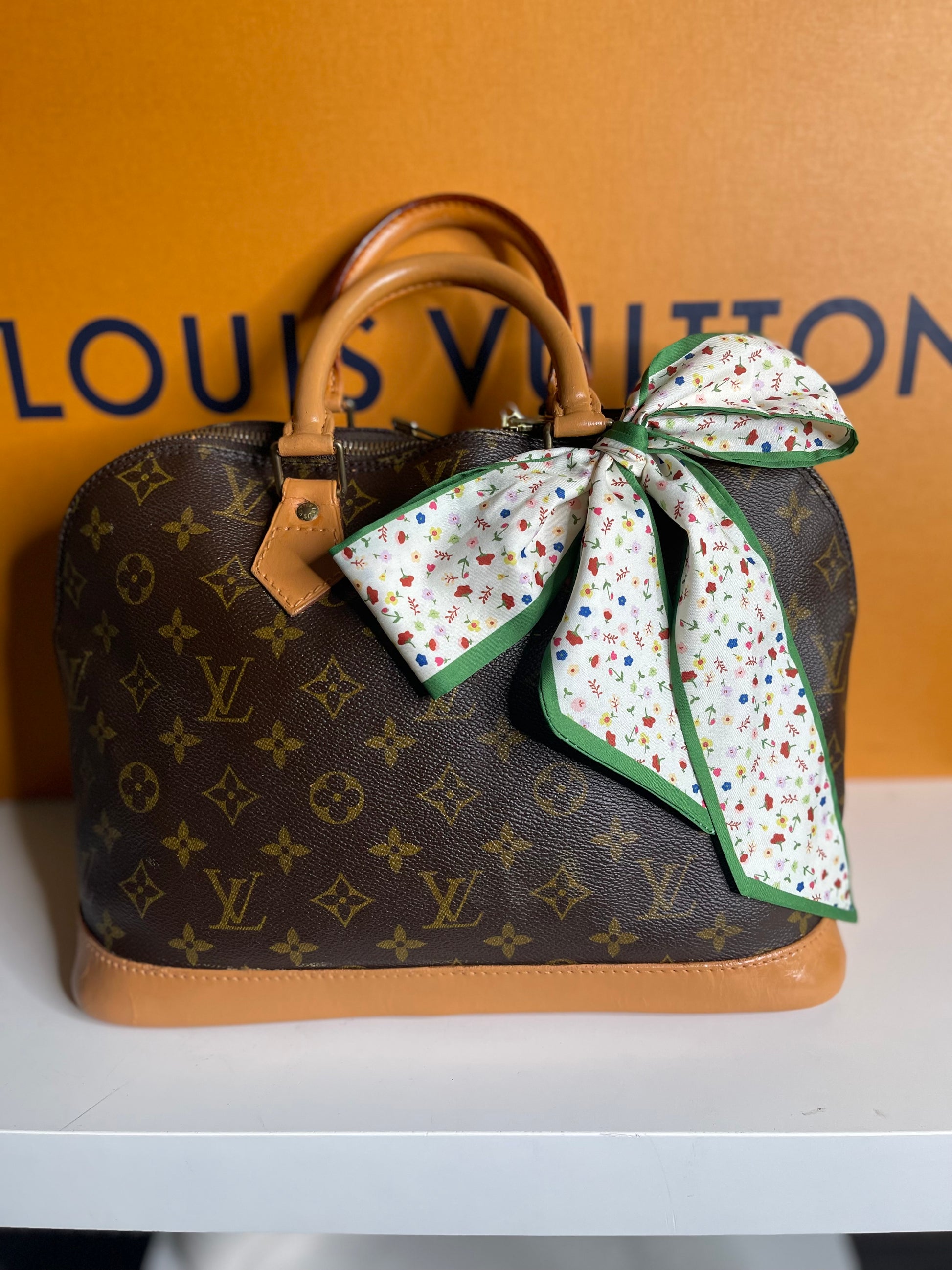 Louis Vuitton
Vintage Monogram Alma PM
