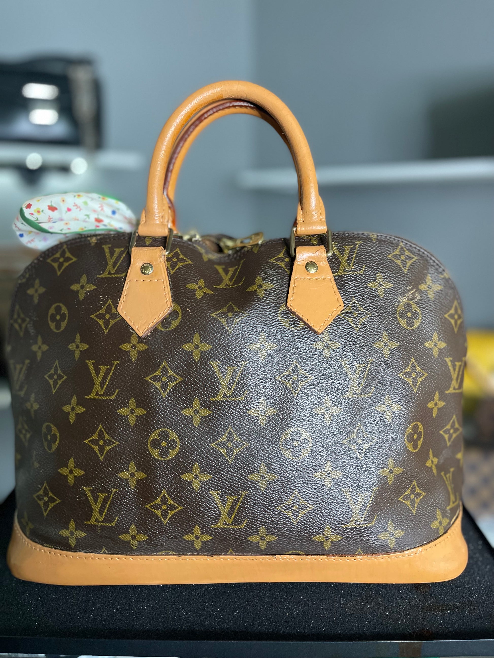 Louis Vuitton
Vintage Monogram Alma PM