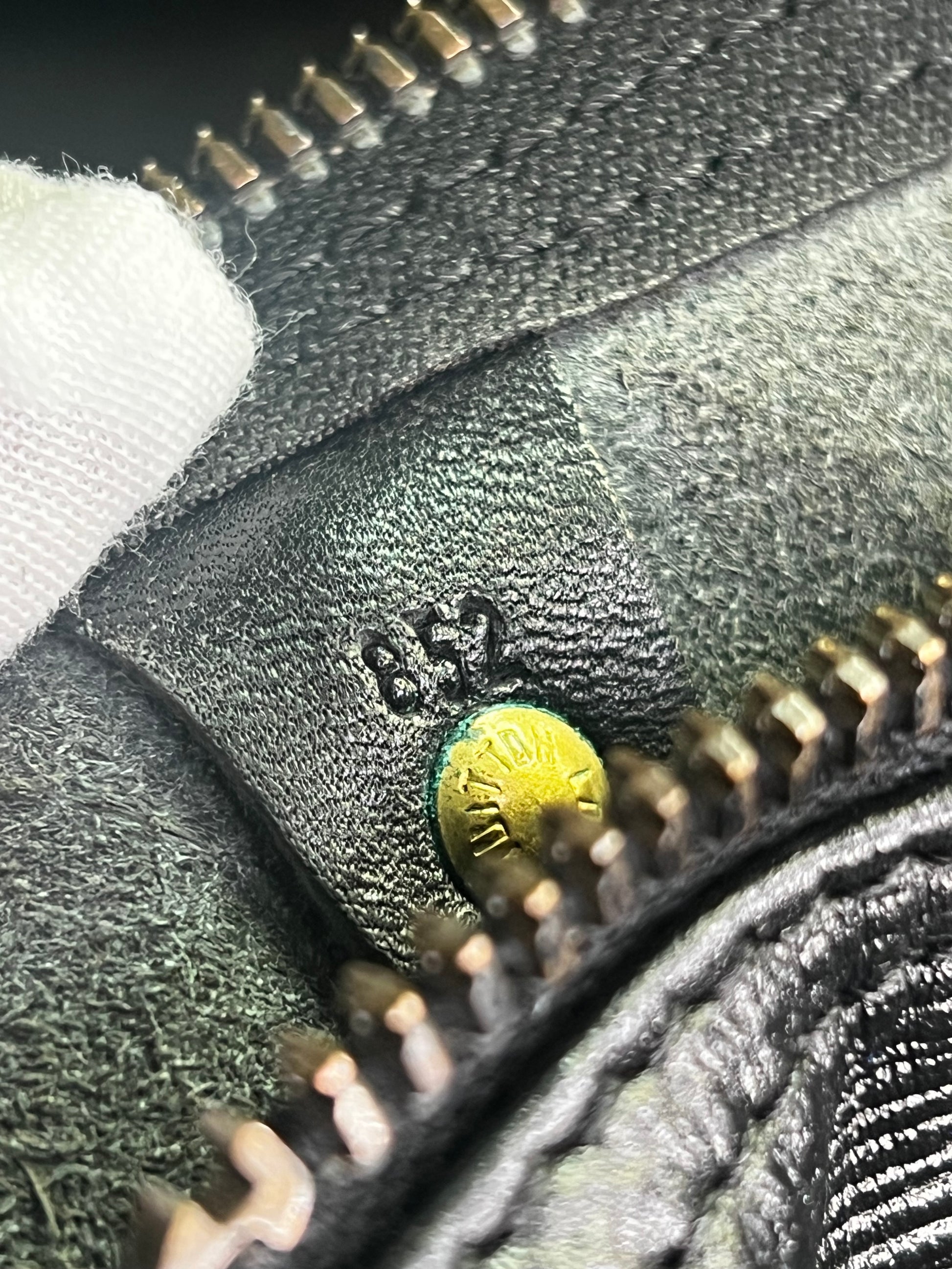 Louis Vuitton LV Hand Bag Speedy 25 Black Epi