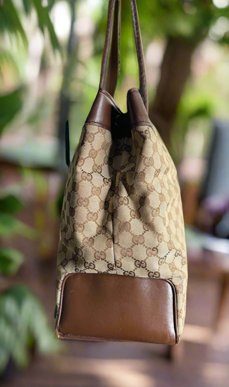 Gucci
GG Canvas Eclipse