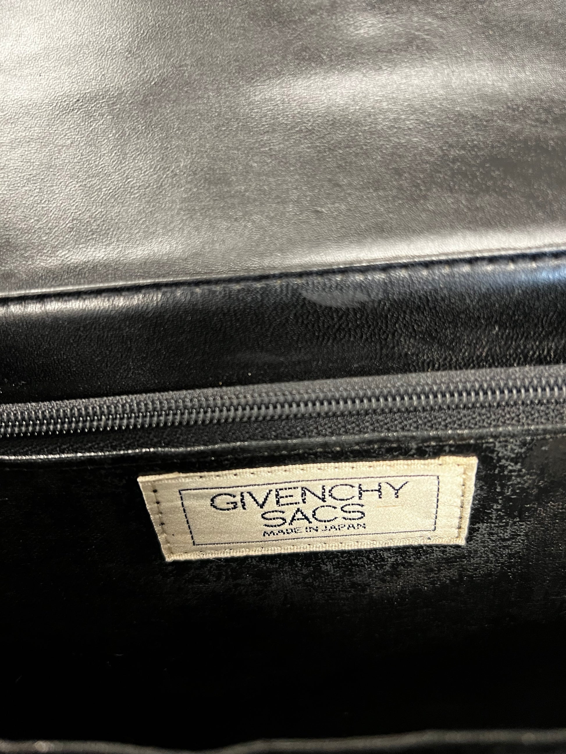 GIVENCHY SACS Leather Shoulder Cross Body Bag Purse Vintage