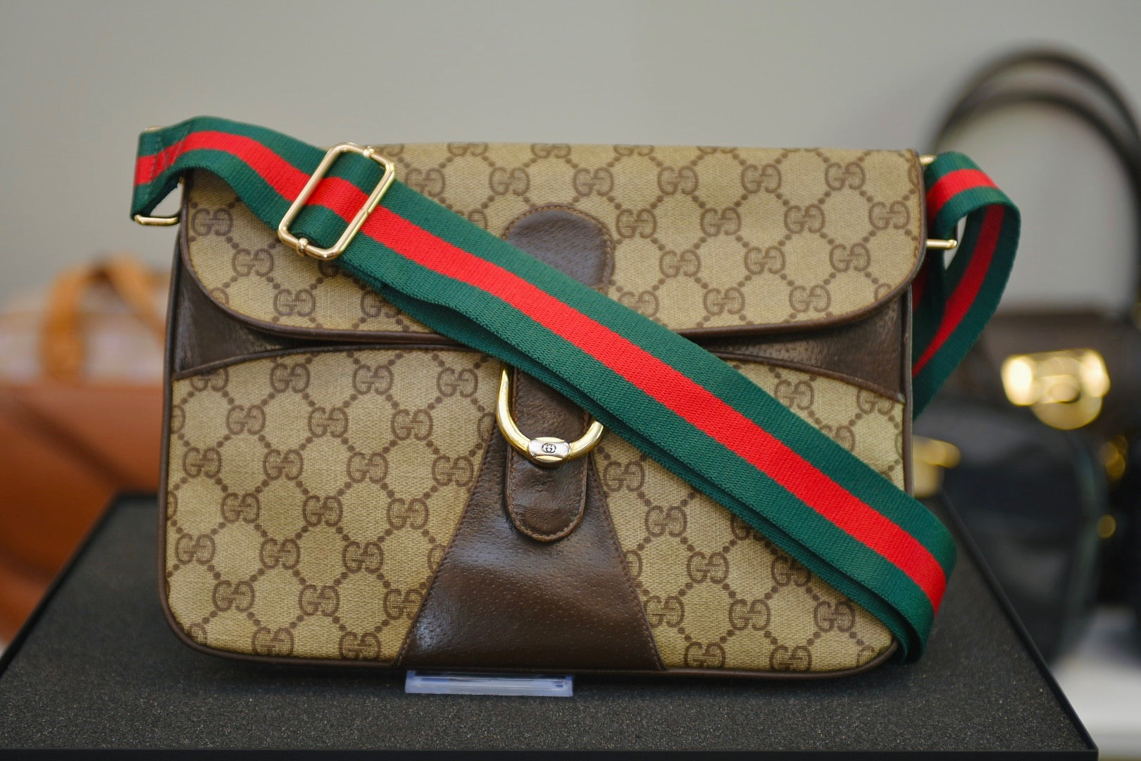 GUCCI GG Supreme Shoulder Bag PVC Leather Beige