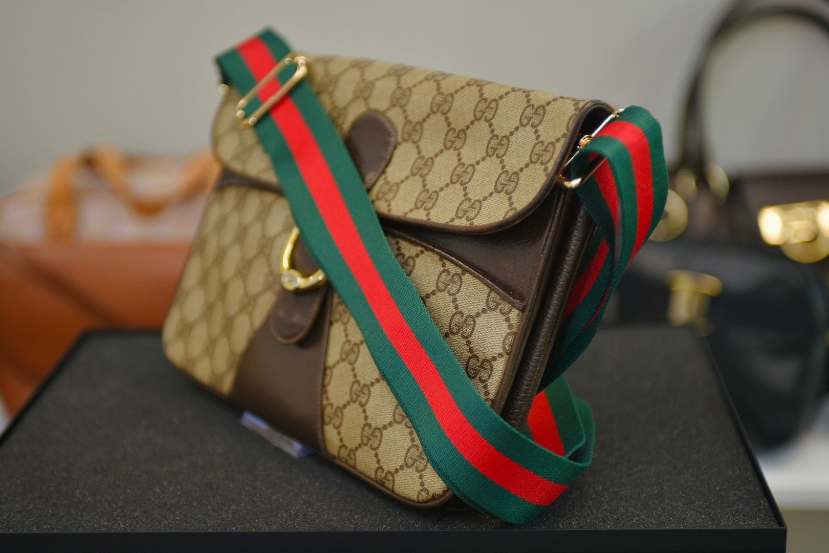 GUCCI GG Supreme Shoulder Bag PVC Leather Beige