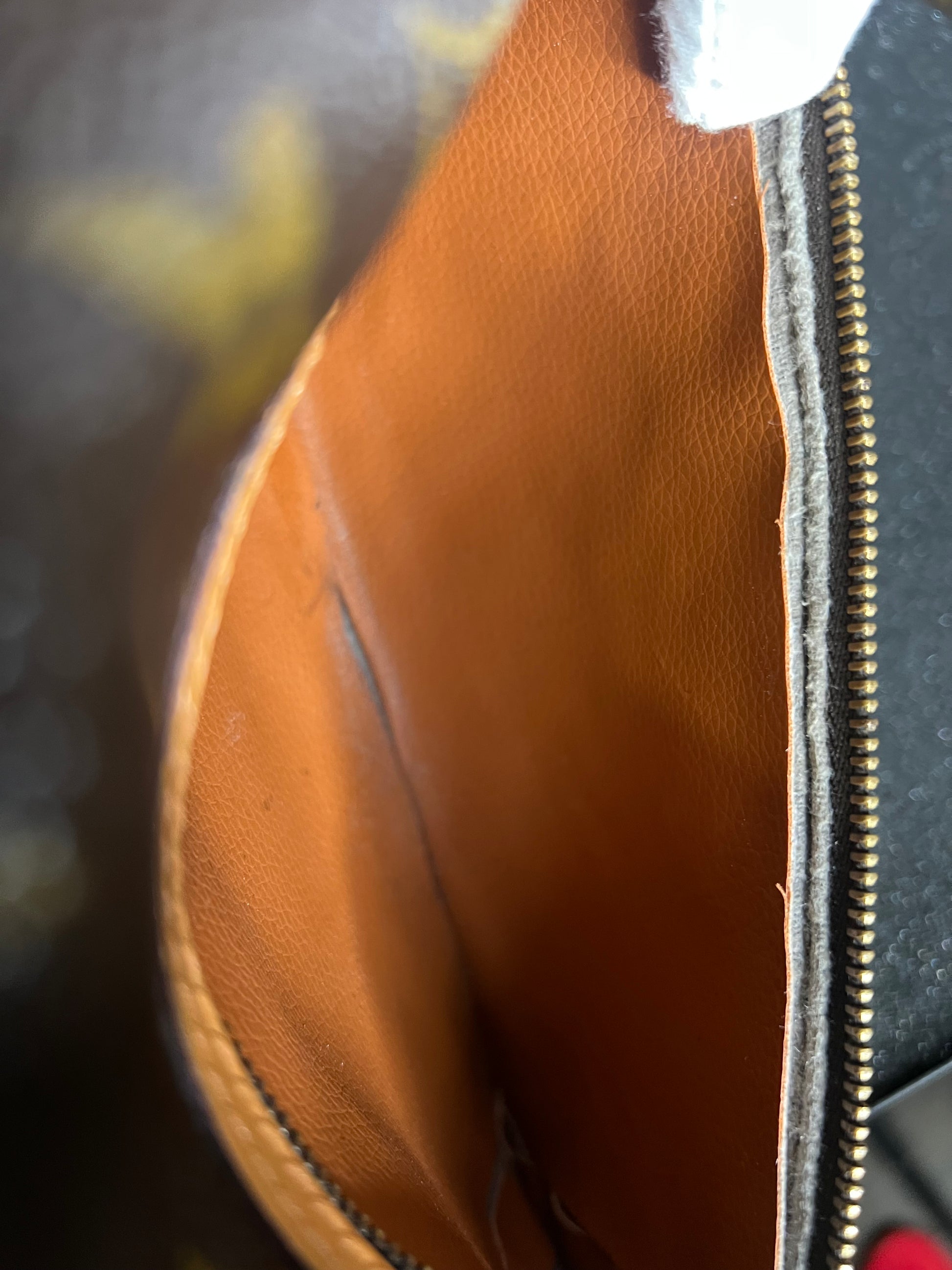 Louis Vuitton
LV Monogram Saint Germain 28 Vintage