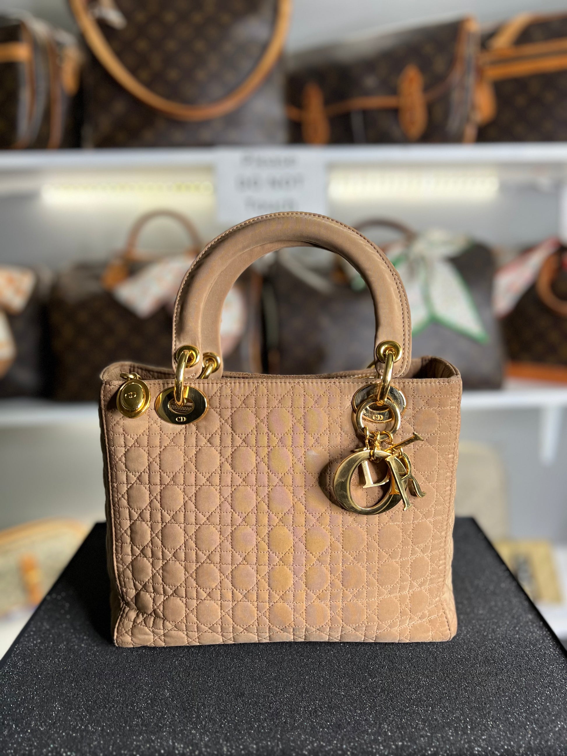 Christian Dior
Medium Cannage Lady Dior Bag